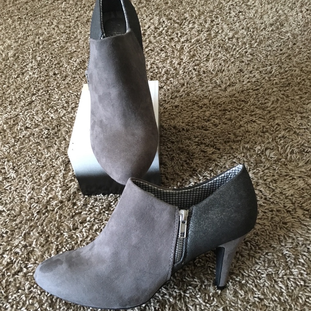 Desert Comfort Gray Swede shoes
